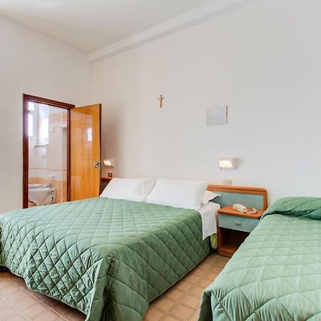 Hotel Astoria Misano Adriatico Exterior photo